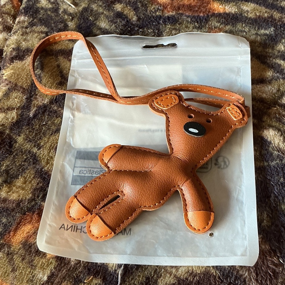 ★ Cute Deer Faux Leather Bag Charm Keychain Purse Accessory Pendant - Picture 2 of 3